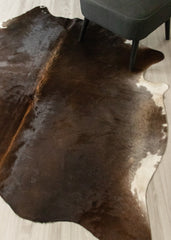 (Rare) Metallic/Rustic Cowhide Rug (Size: 200 X 170 CM) CHR2520