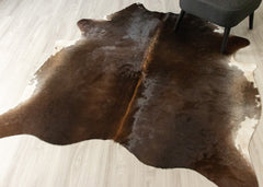 (Rare) Metallic/Rustic Cowhide Rug (Size: 200 X 170 CM) CHR2520