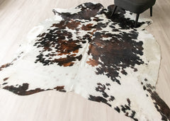 Exotic Tricolor Cowhide Rug (Size: 250 X 220 CM) CHR2605
