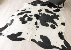 Black And White Cowhide Rug (Size: 250 X 210 CM) CHR2609
