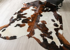 Exotic Tricolor Cowhide Rug (Size: 230 X 210 CM) CHR2621