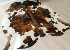 Exotic Tricolor Cowhide Rug (Size: 250 X 210 CM) CHR2626