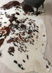 Exotic Tricolor Cowhide Rug (Size: 250 X 220 CM) CHR2627
