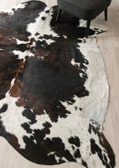 Exotic Tricolor Cowhide Rug (Size: 240 X 210 CM) CHR2628