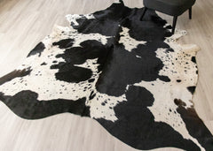 Black And White Cowhide Rug (Size: 240 X 210 CM) CHR1867