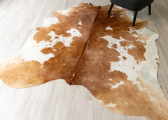 Brown And White Cowhide Rug (Size: 230 X 200 CM) CHR2323