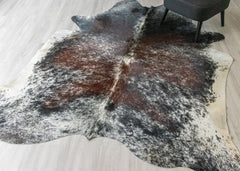 Salt Pepper Tri-Color Cowhide Rug (Size: 250 X 210 CM) CHR2312