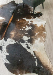 (Rare) Metallic/Rustic Cowhide Rug (Size: 250 X 220 CM) CHR2305