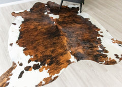Exotic Tricolor Cowhide Rug (Size: 250 X 220 CM) CHR2314