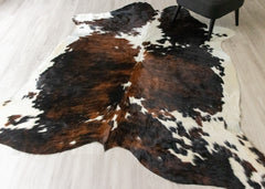 Exotic Tricolor Cowhide Rug (Size: 230 X 210 CM) CHR2326